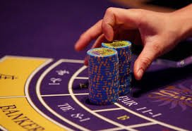 Proses pengunduhan dan pemasangan aplikasi bapetogel di smartphone